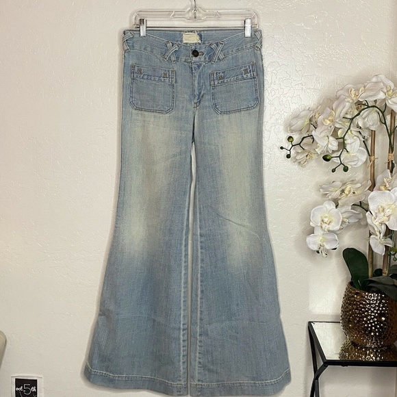 Current/Elliott Denim - current elliot mid rise wide leg light wash jeans